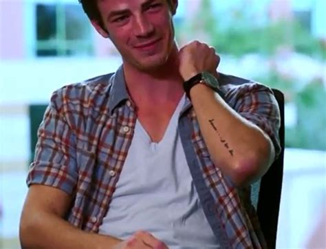 Grant Gustin 2024: dating, net worth, tattoos, smoking & body。